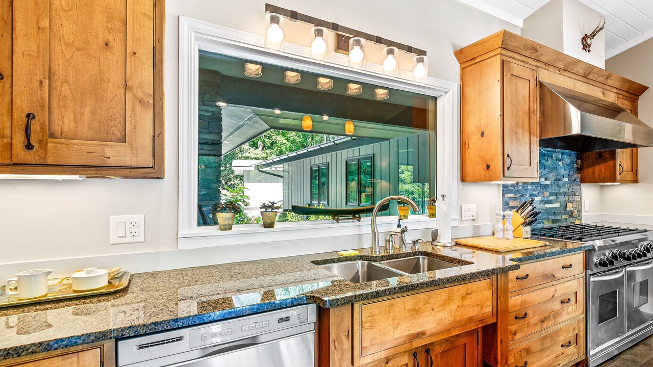 Photo of Kitchen in Lake Toxaway