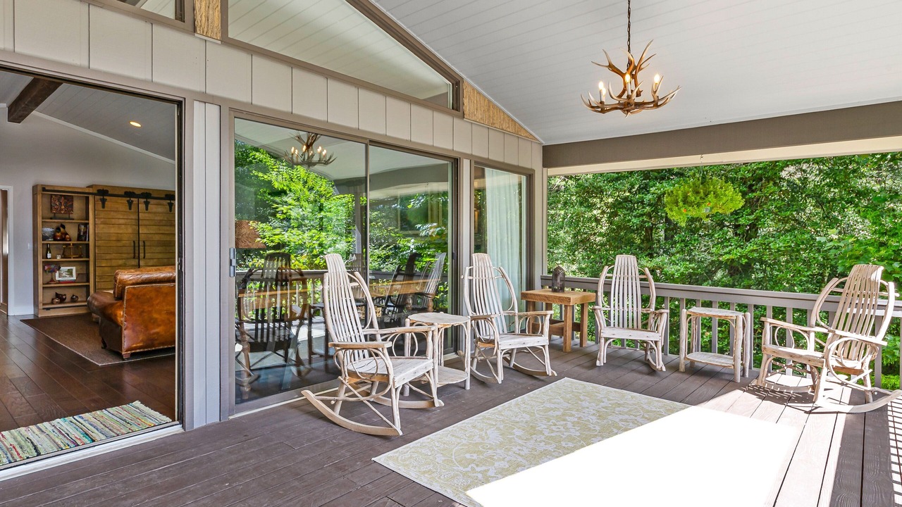 Photo of Patio Balcony in Lake Toxaway