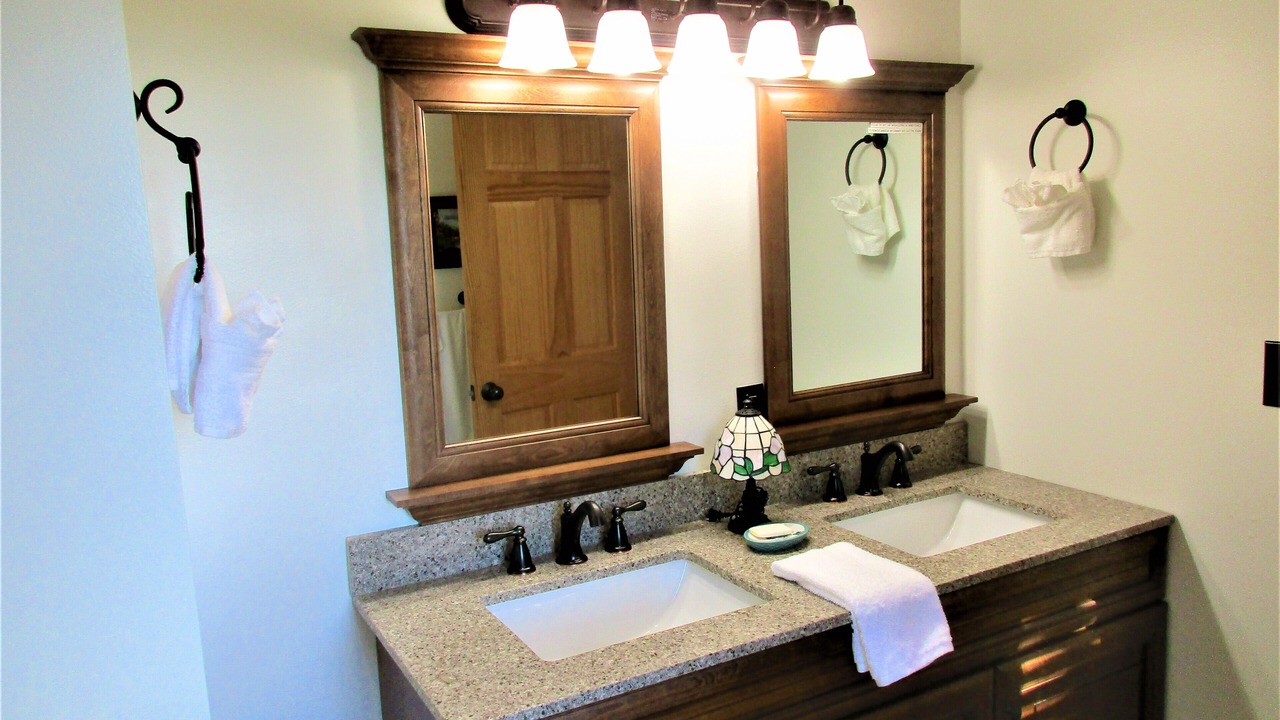 Photo of Bathroom in Seven Devils