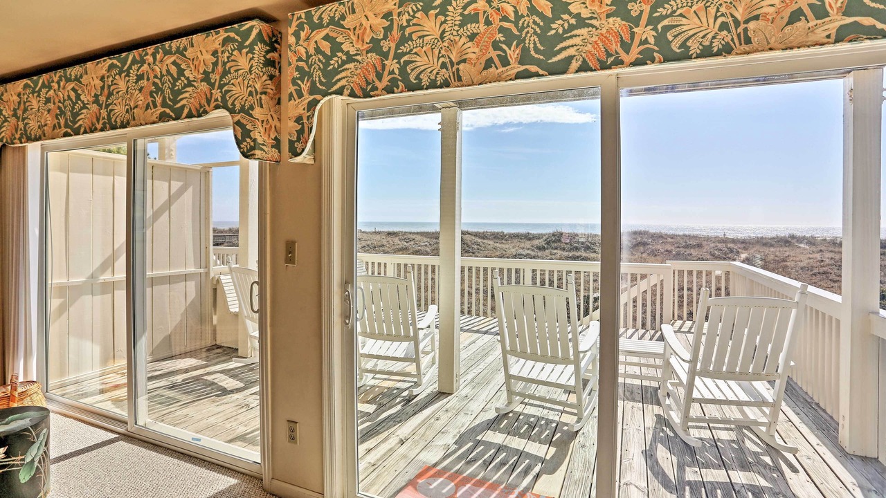 Photo of Patio Balcony in Sunset Beach