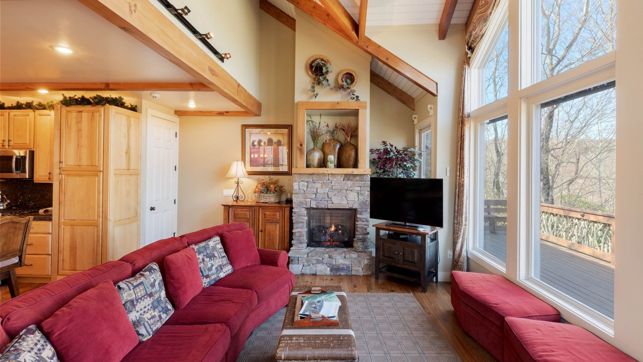 Photo of Livingroom in Lake Toxaway