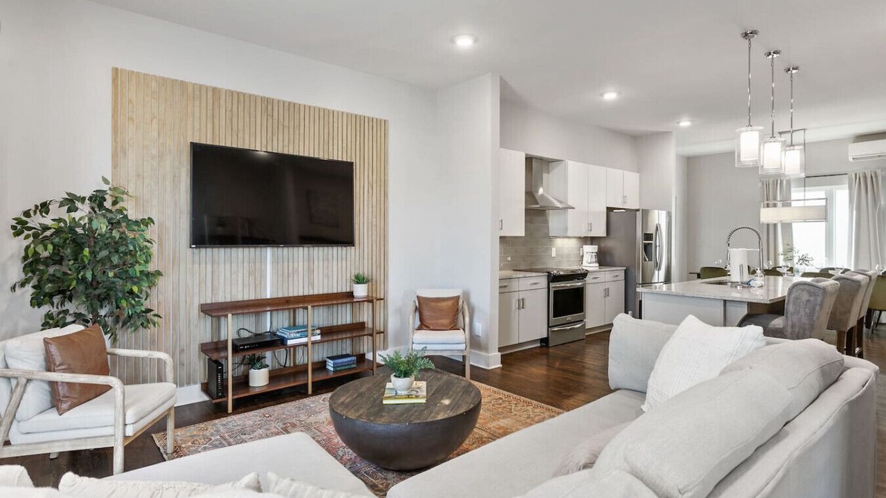 Photo of Livingroom in East Hill