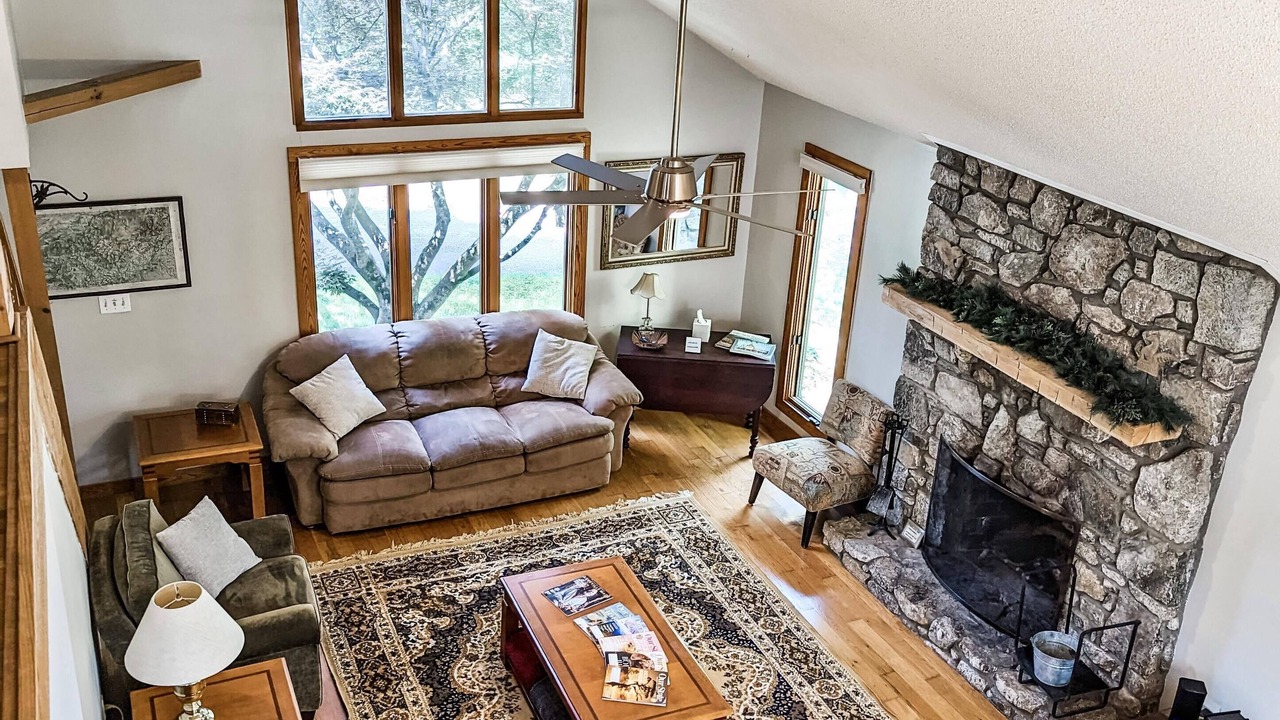 Photo of Livingroom in Weaverville