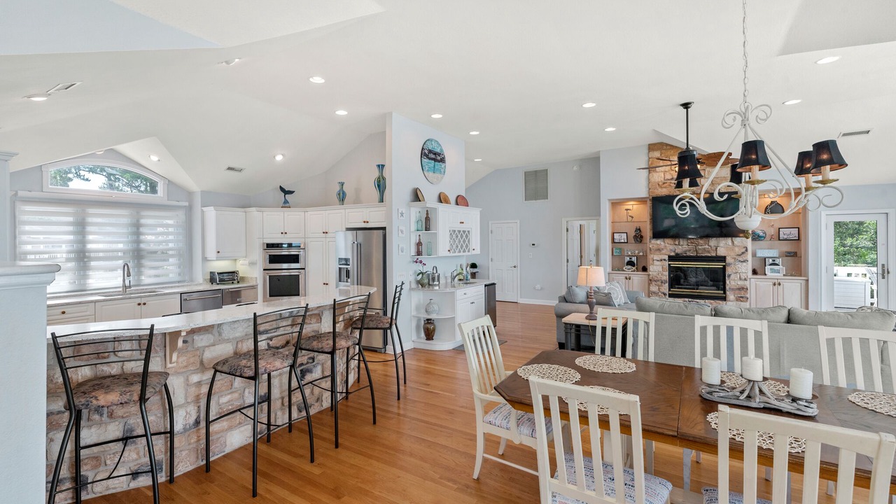 Photo of Livingroom in Corolla Light