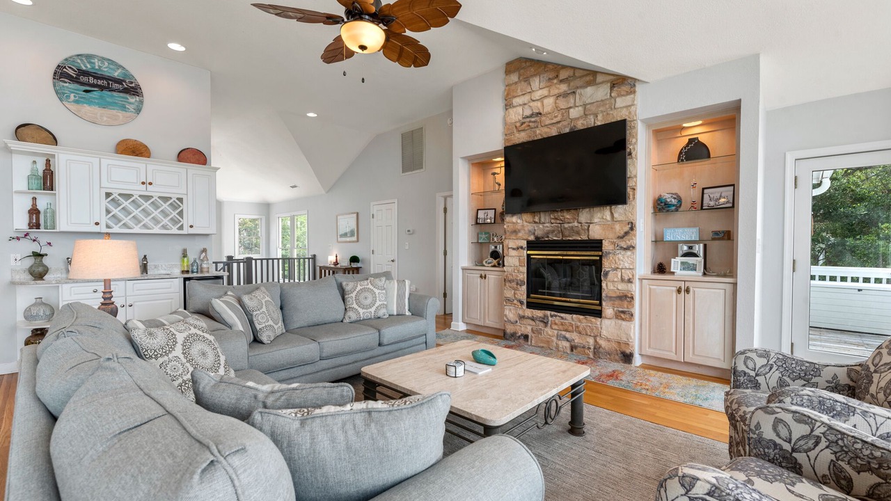 Photo of Livingroom in Corolla Light