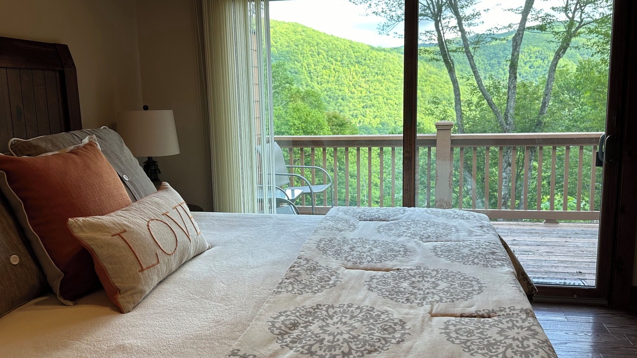 Photo of Bedroom in Burnsville