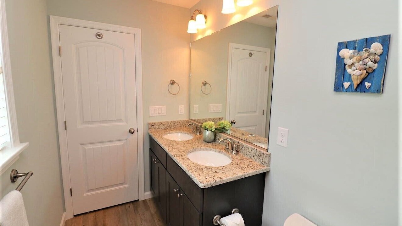 Photo of Bathroom in Bermuda Bay