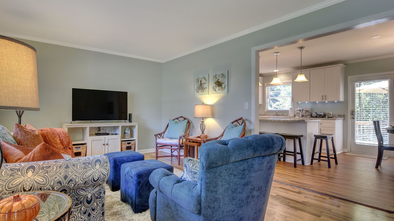 Photo of Livingroom in Forest Hills