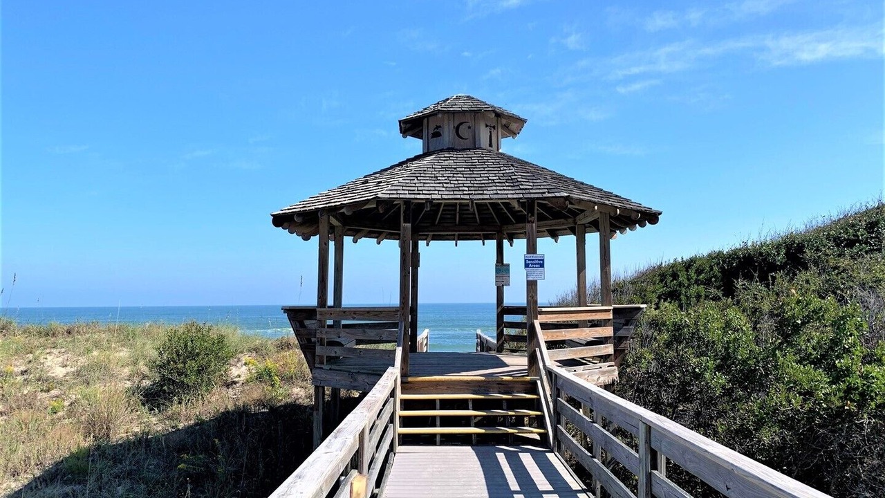 Photo of Outdoor in Corolla Light