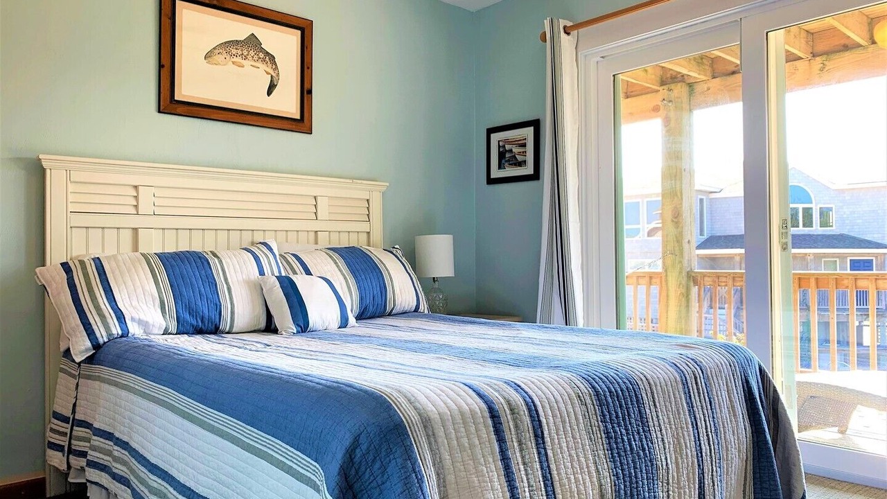 Photo of Bedroom in Corolla Light
