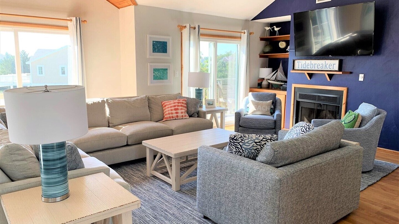 Photo of Bedroom in Corolla Light