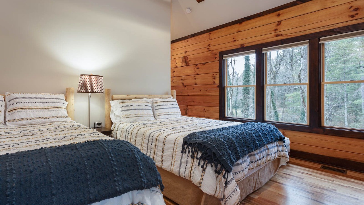 Photo of Bedroom in Flat Rock