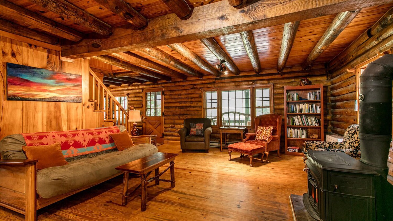Photo of Livingroom in Hendersonville