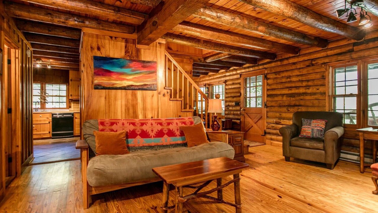 Photo of Bedroom in Hendersonville