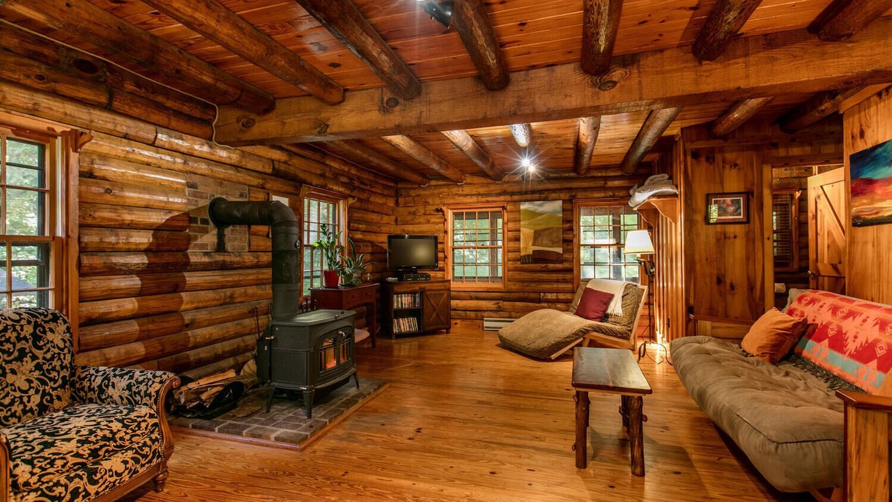 Photo of Livingroom in Hendersonville