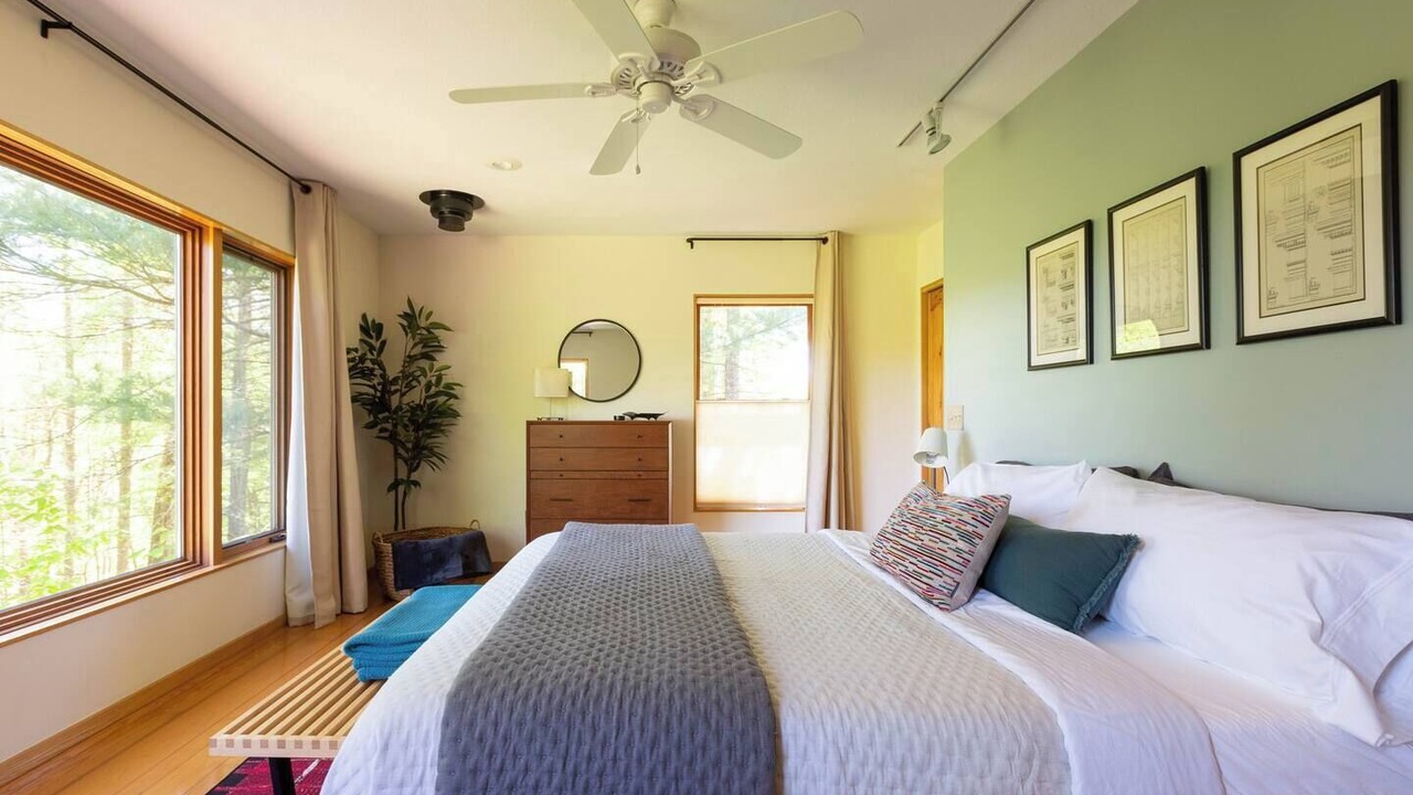 Photo of Bedroom in Bakersville
