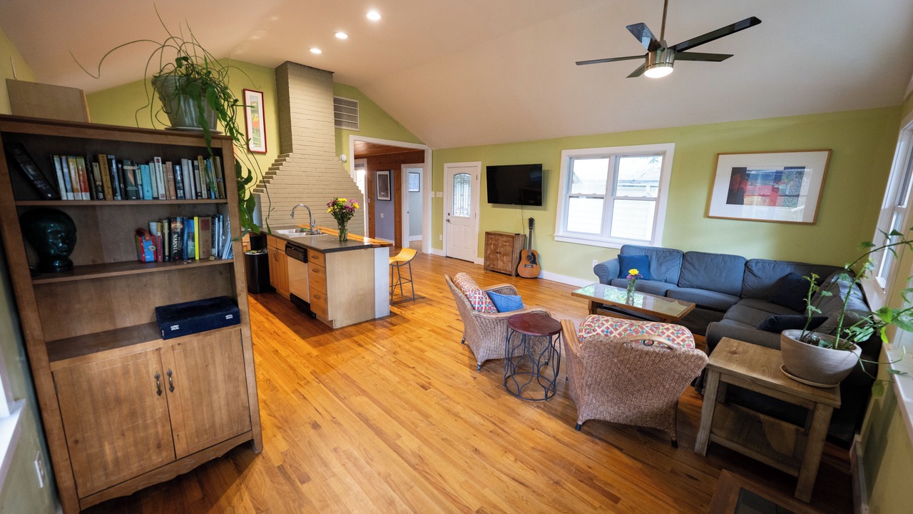 Photo of Livingroom in Black Mountain