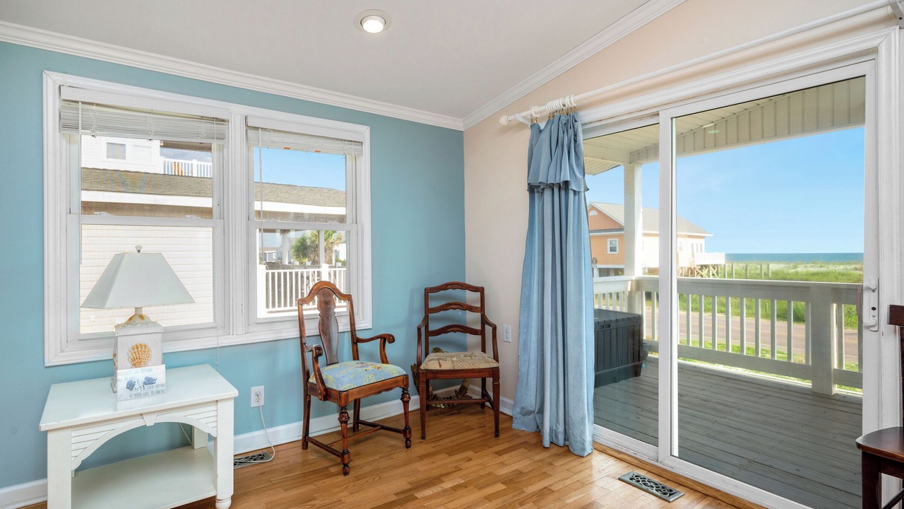 Photo of Bedroom in Long Beach