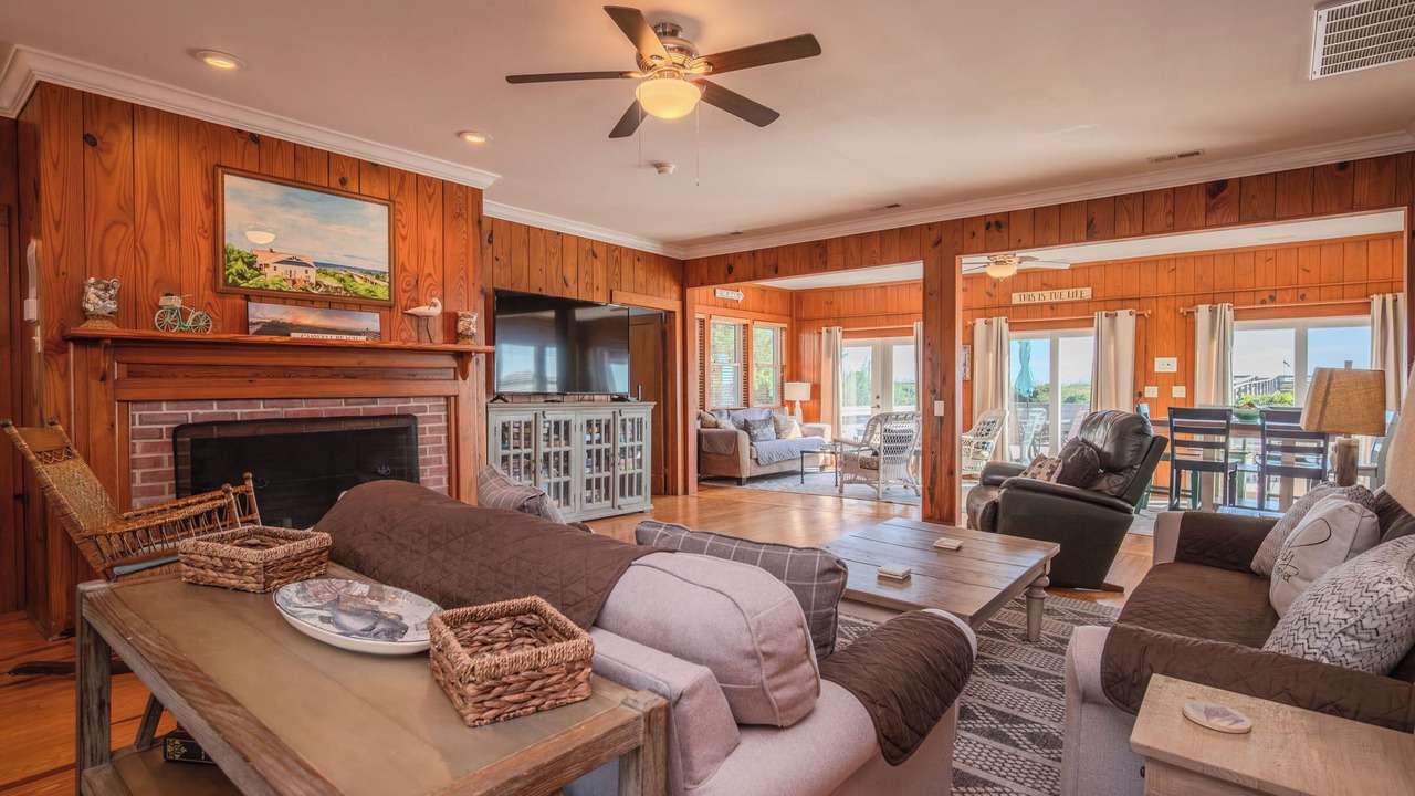 Photo of Bedroom in Caswell Beach