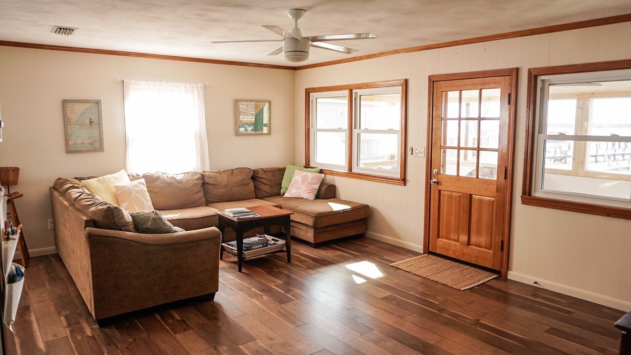 Photo of Livingroom in Colington