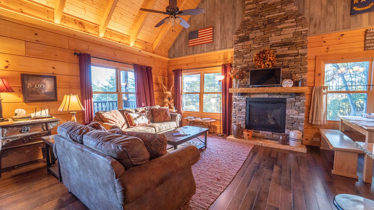 Photo of Livingroom in Hendersonville