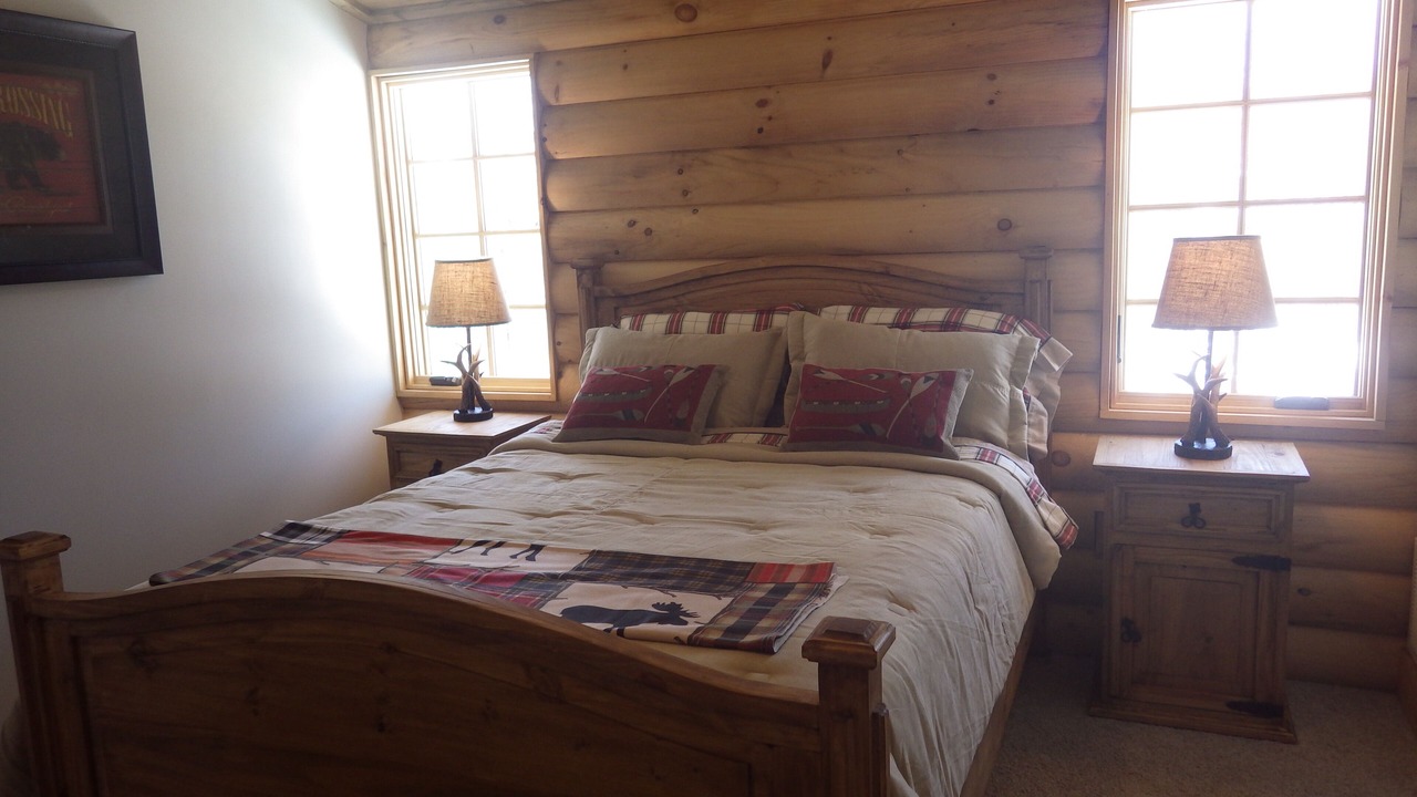 Photo of Bedroom in Hendersonville