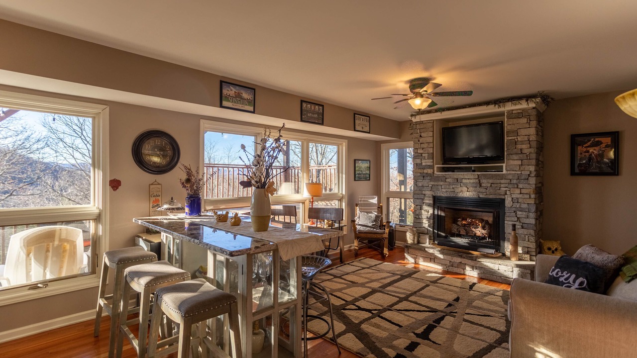 Photo of Livingroom in Blowing Rock
