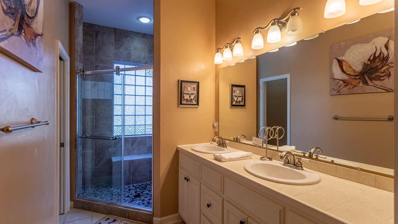 Photo of Bathroom in Blowing Rock