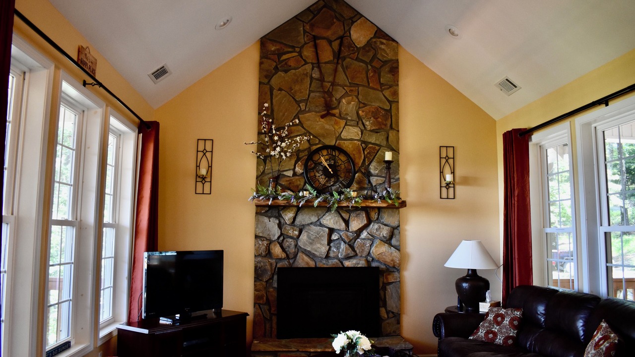 Photo of Livingroom in Traphill
