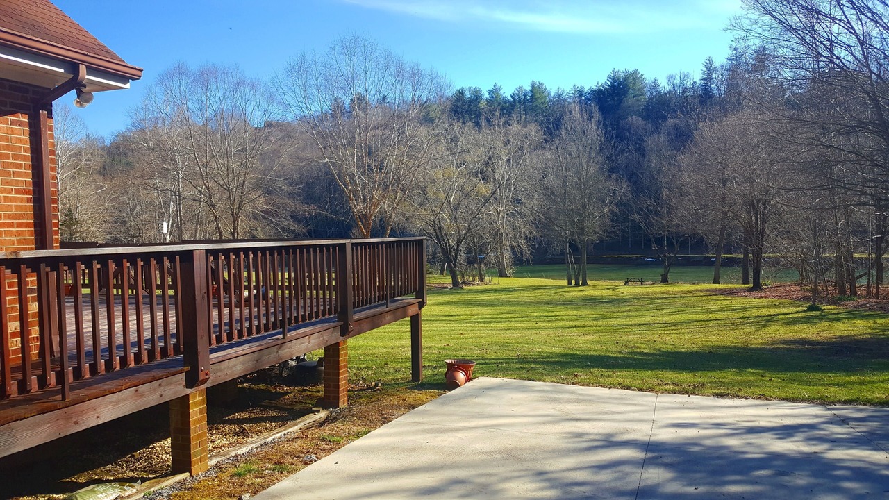 Photo of Patio Balcony in Grassy Creek