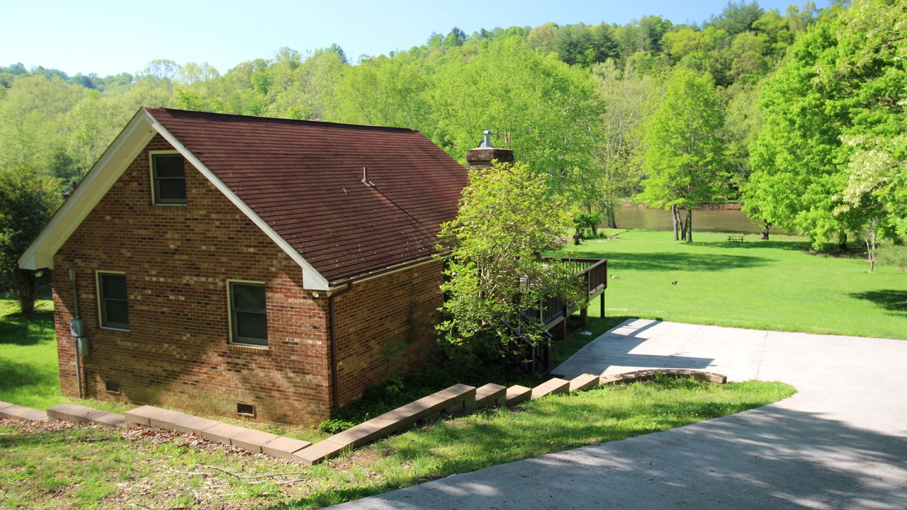 Photo of Outdoor in Grassy Creek