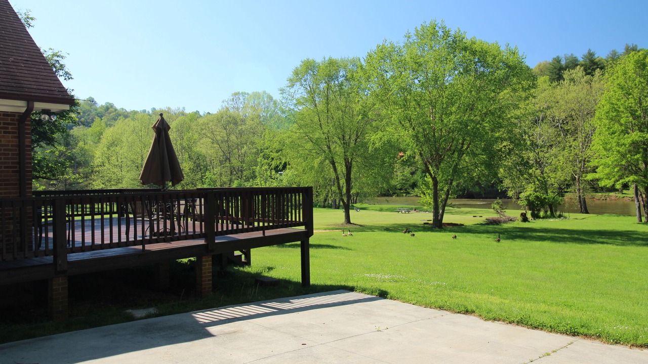 Photo of Patio Balcony in Grassy Creek