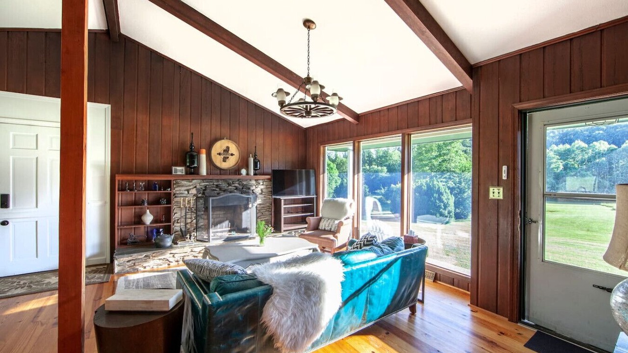 Photo of Livingroom in Mount Airy