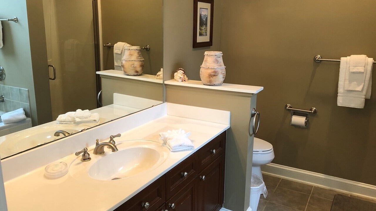 Photo of Bathroom in Maggie Valley