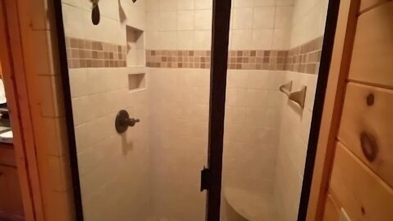 Photo of Bathroom in Boomer