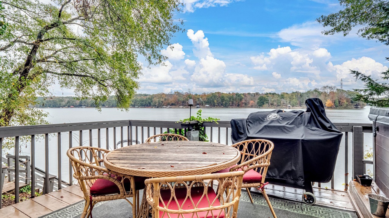 Photo of Outdoor in Mountain Island