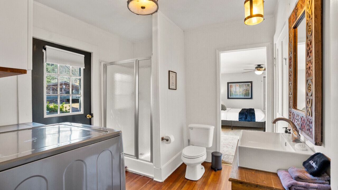 Photo of Bathroom in Candler