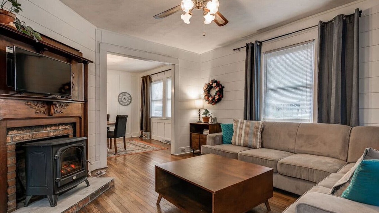 Photo of Bedroom in Candler