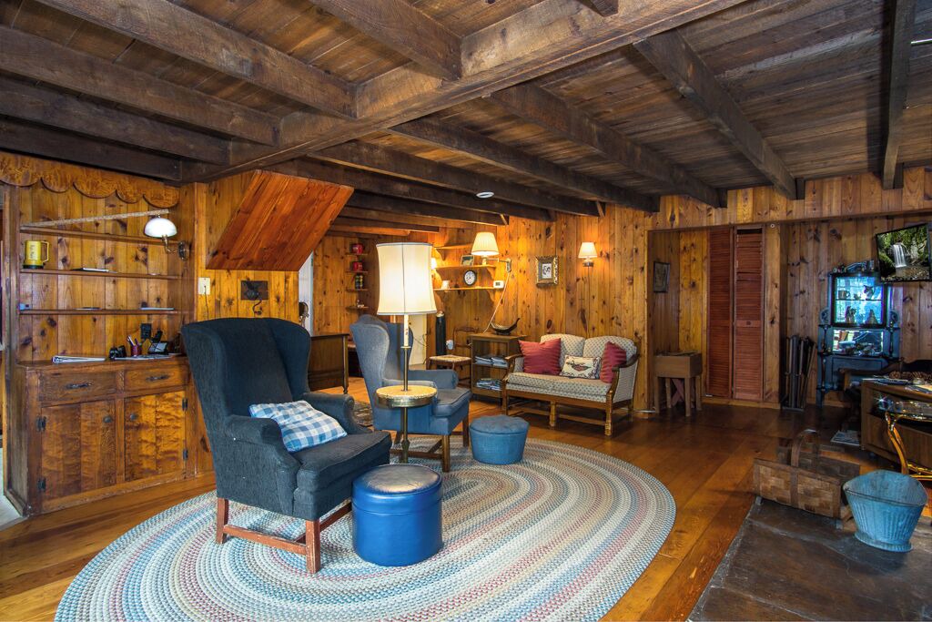 Photo of Livingroom in Pisgah Forest