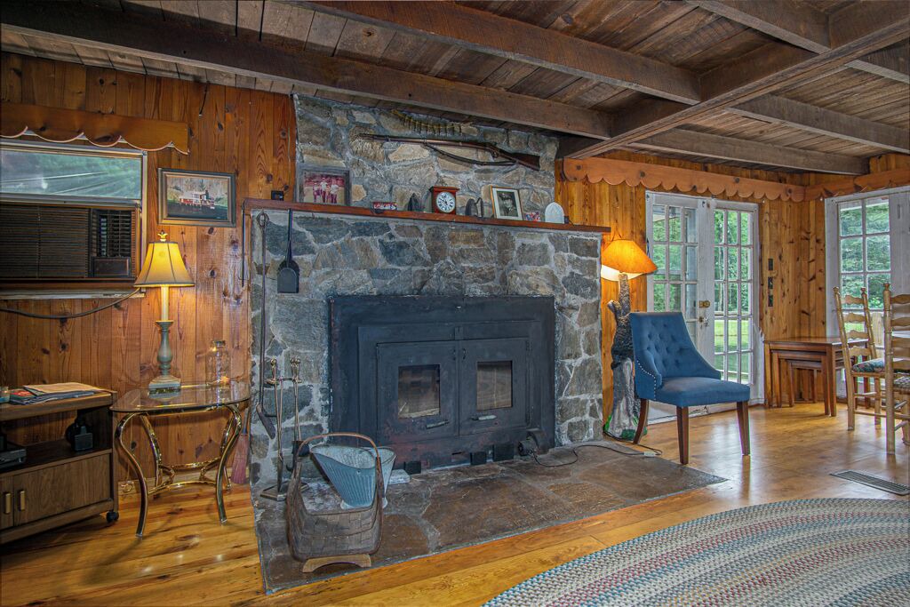 Photo of Livingroom in Pisgah Forest