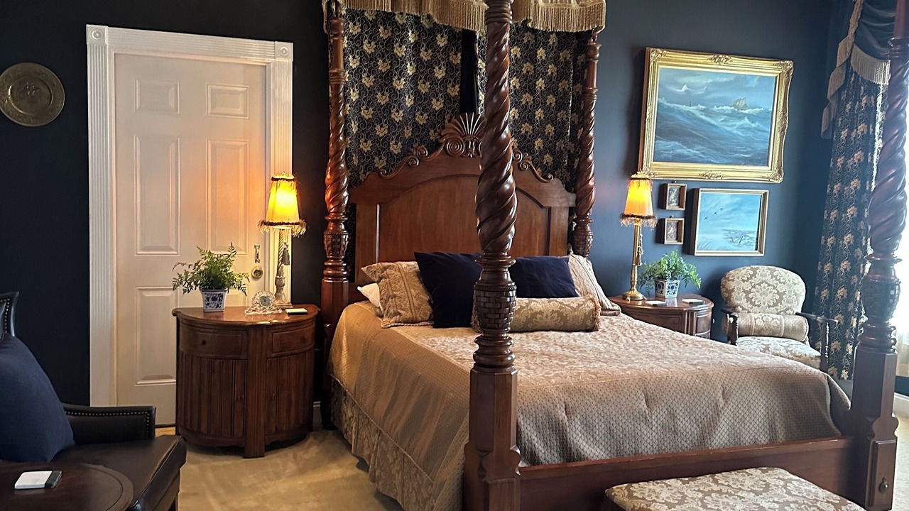 Photo of Bedroom in Manteo