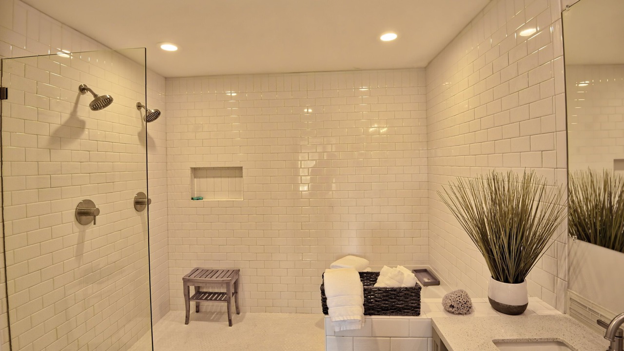 Photo of Bathroom in Mirror Lake