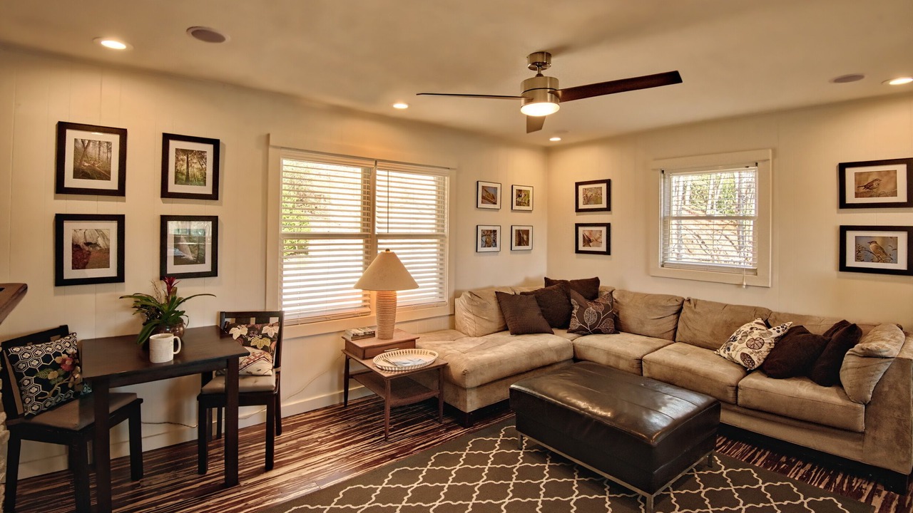 Photo of Livingroom in Mirror Lake