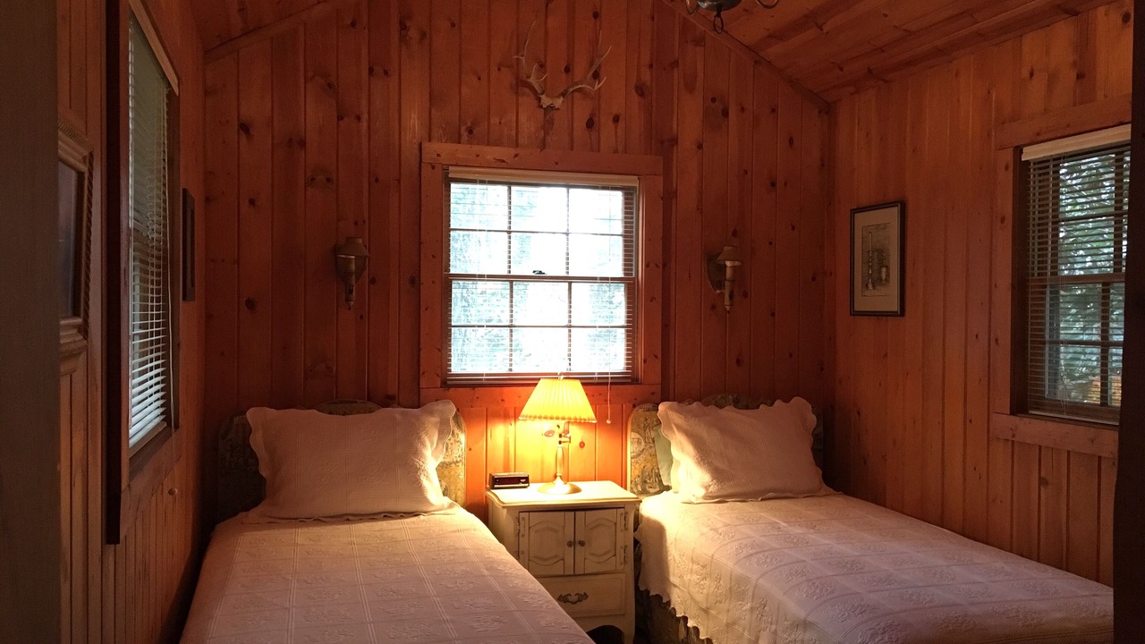 Photo of Bedroom in Mirror Lake