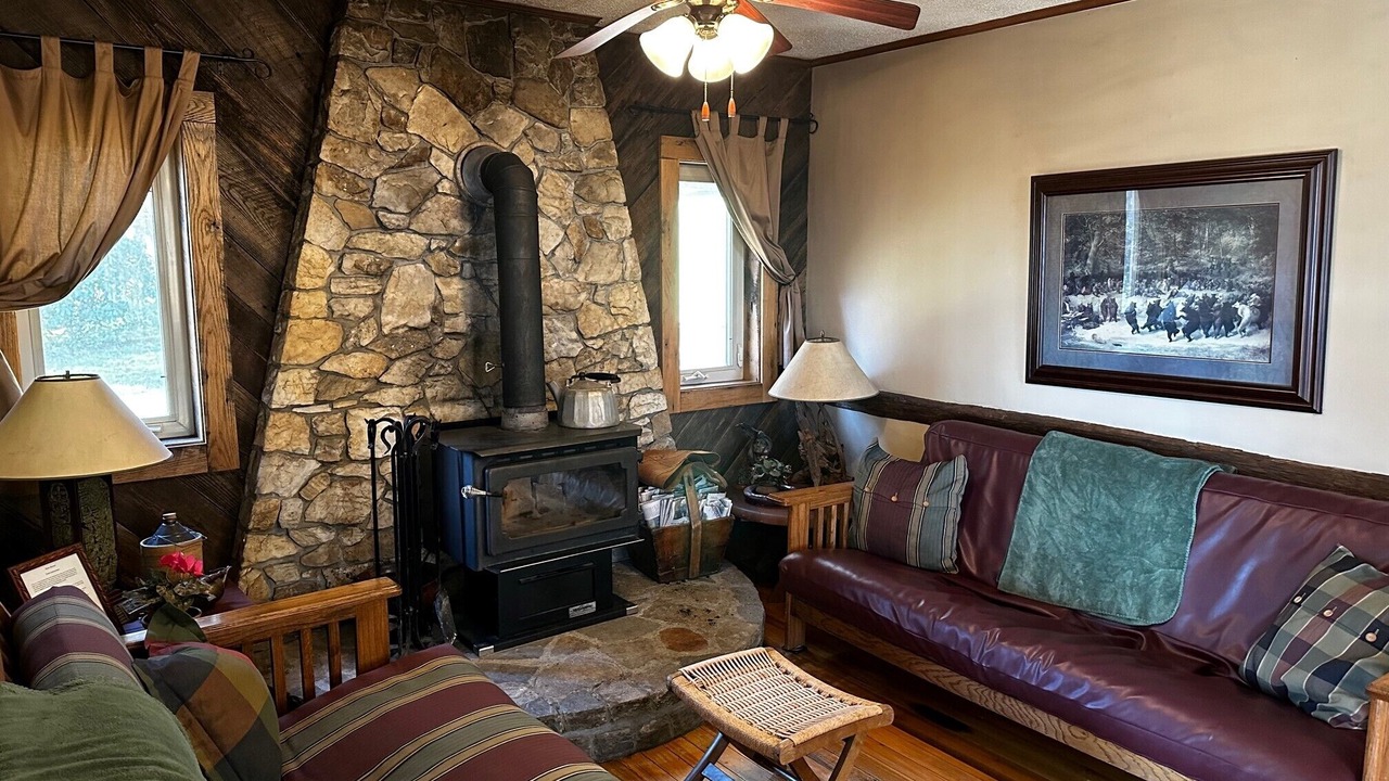 Photo of Livingroom in Spruce Pine