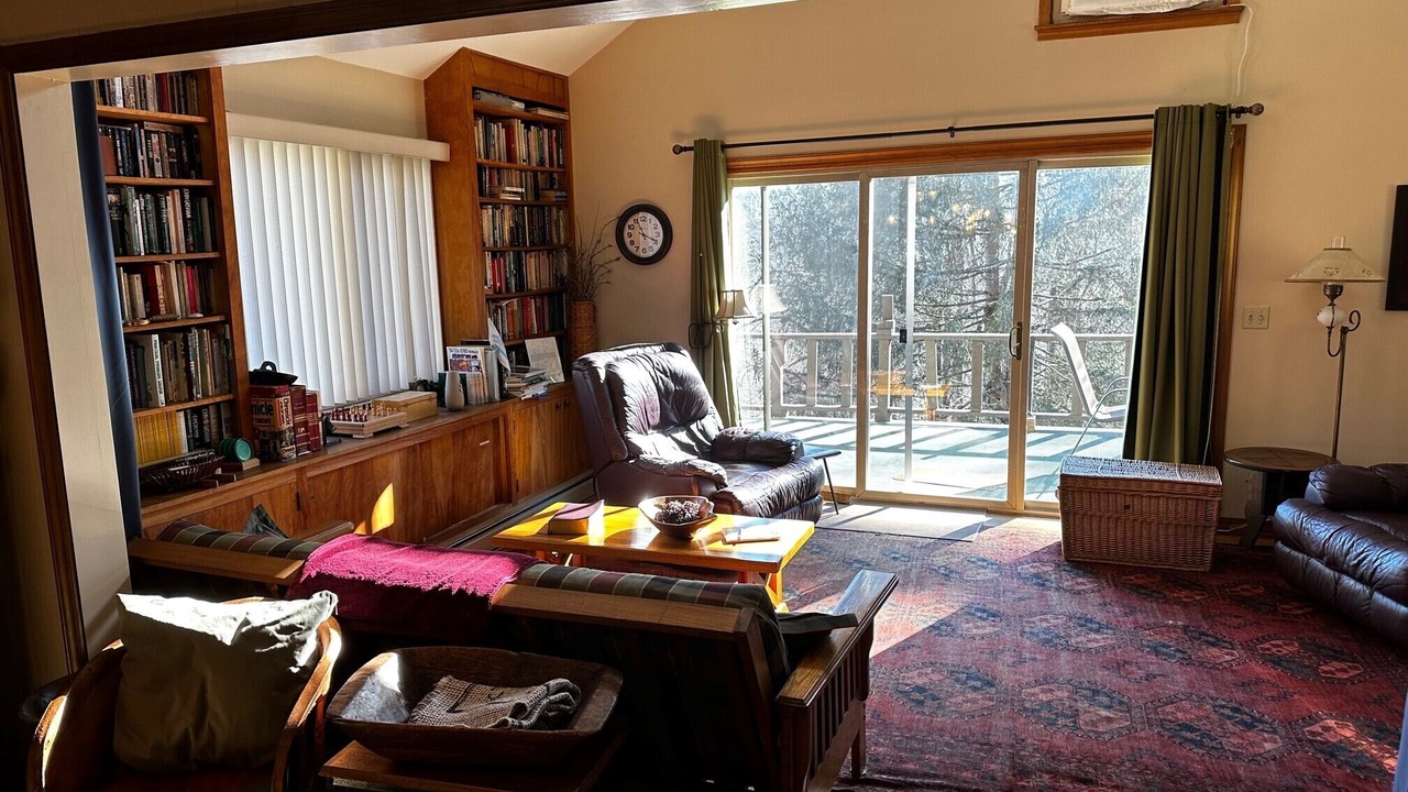 Photo of Livingroom in Spruce Pine