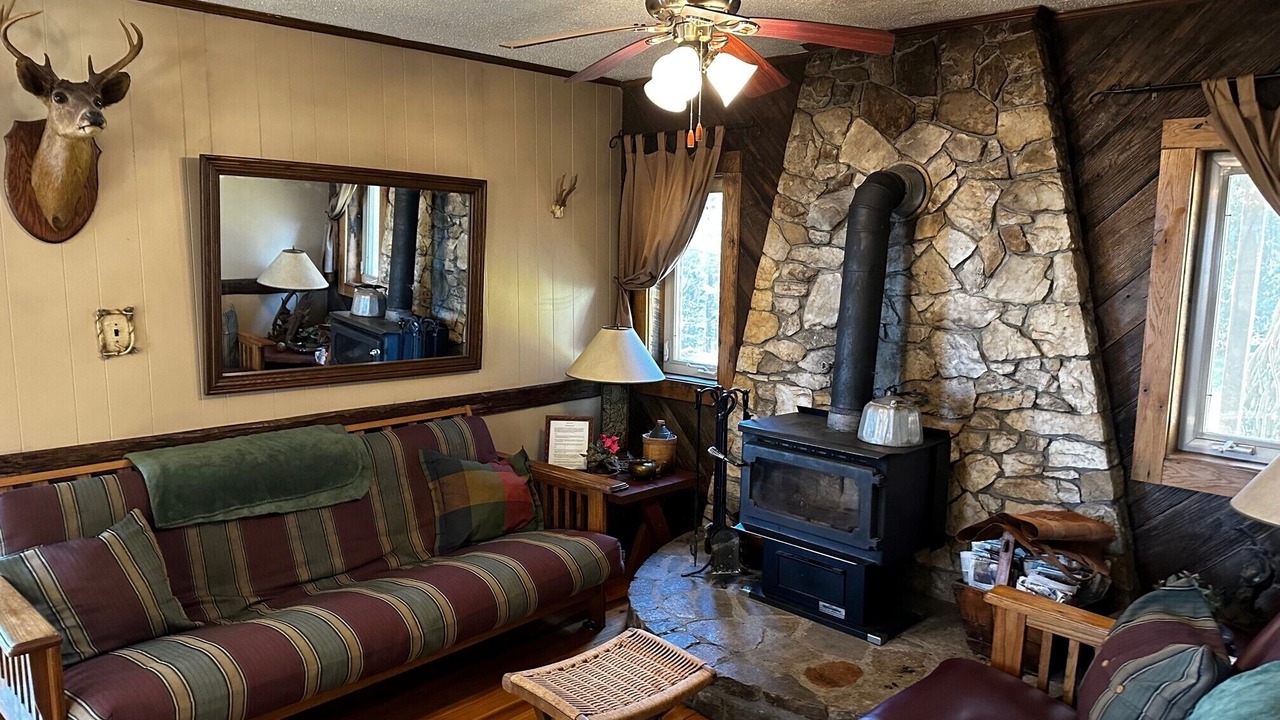 Photo of Livingroom in Spruce Pine