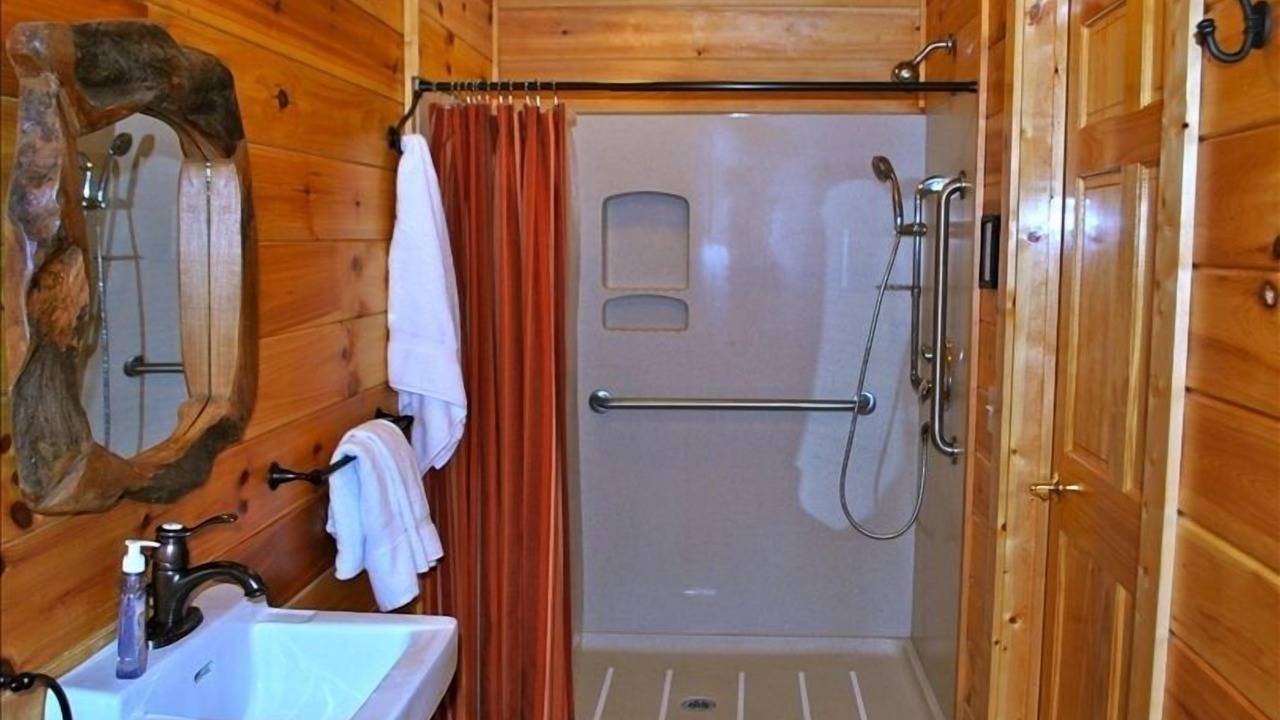 Photo of Bathroom in Old Fort