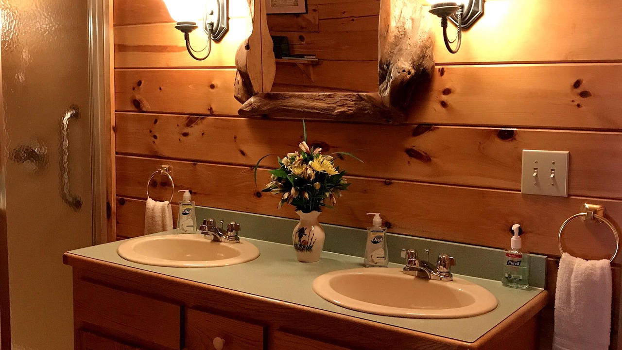 Photo of Bathroom in Old Fort