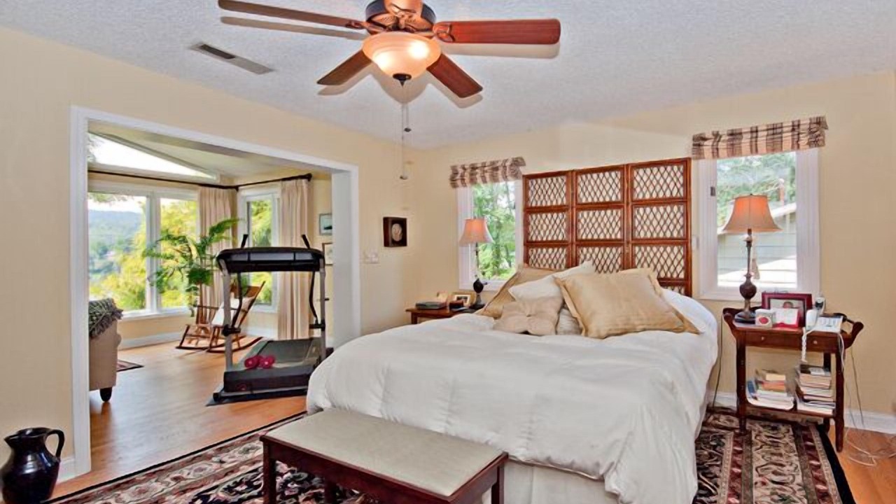 Photo of Bedroom in Lake Junaluska
